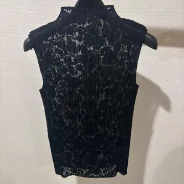 ISSEI MIYAKE 시스루 레이스 자수 슬리브리스 블랙