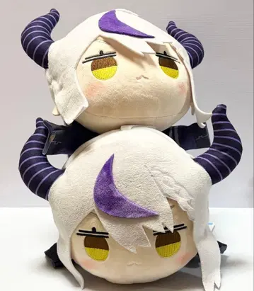 폴로라이브 라플라스 다크니스 누워있는 봉제 인형