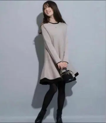 [ 새상품급 ] 미니 니트 원피스 Apuweiser-riche