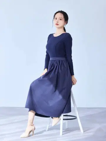 [ 시착만 한 상품 ] overE 컷 도킹 원피스 네이비 90