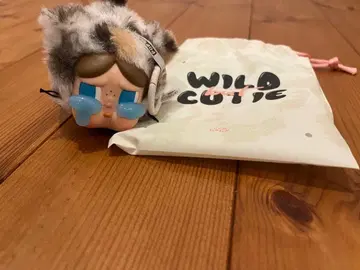 [ 새상품 ] crybaby Wild but Cutie 크라이베이비