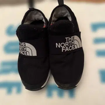 THE NORTH FACE 블랙 스니커즈 슬립온