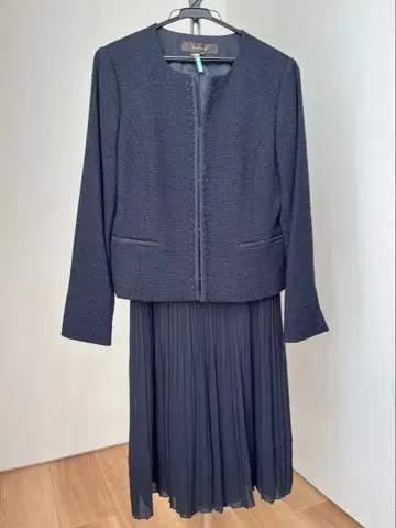 Reflect 다크 네이비 자켓 스커트