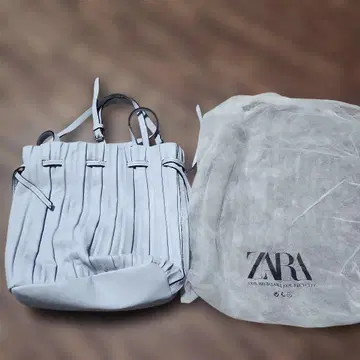 새상품 ZARA 숄더백 라이트 블루