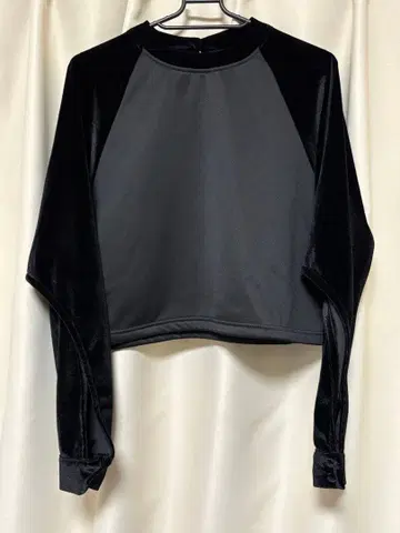 HARE 블랙 크롭 맨투맨 F