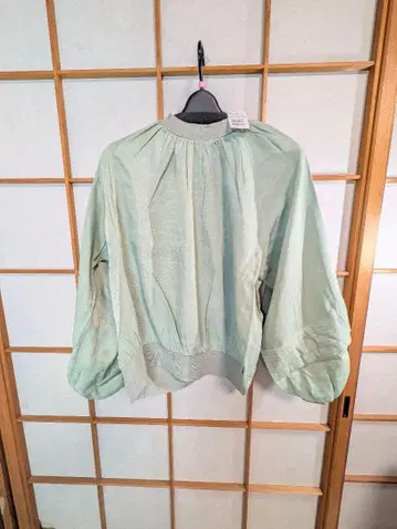 스콧 클럽 새상품 미사용품 택 포함 민트 그린 벌룬 슬리브 셔츠 38