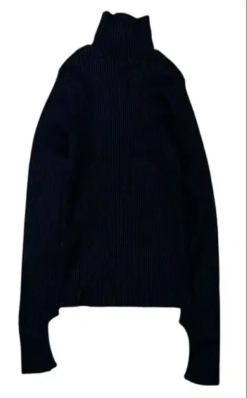 anuke 블랙 슬릿 터틀넥 니트