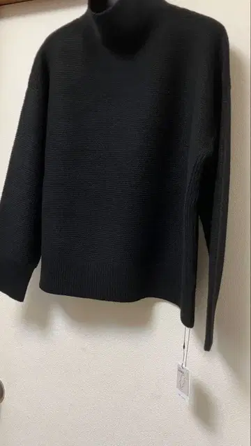 블랙 터틀넥 니트 긴팔