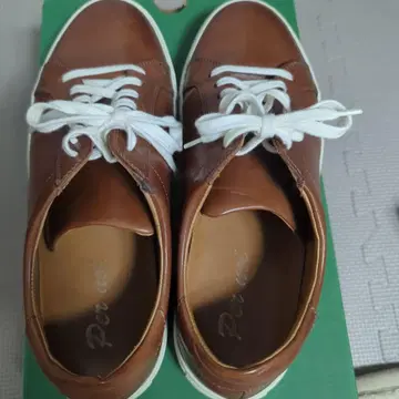 페르노이 스니커즈