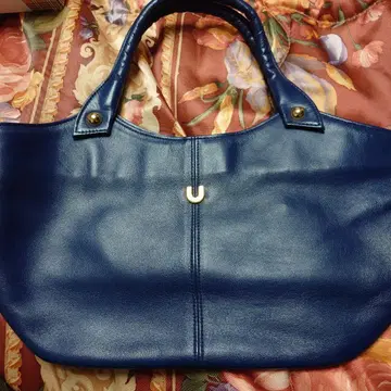 네이비 가죽 핸드백