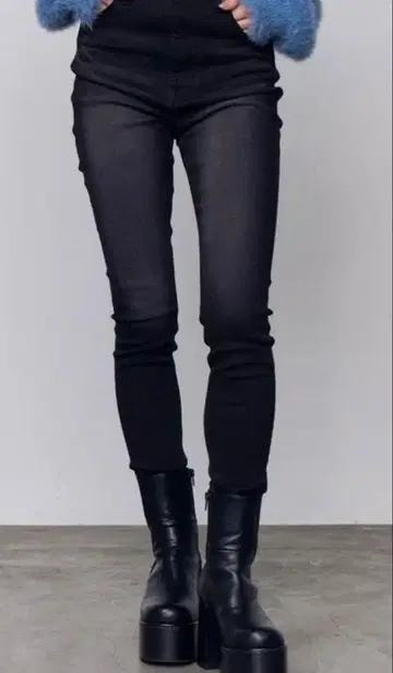 EMODA 블랙 스키니 데님 S 사이즈