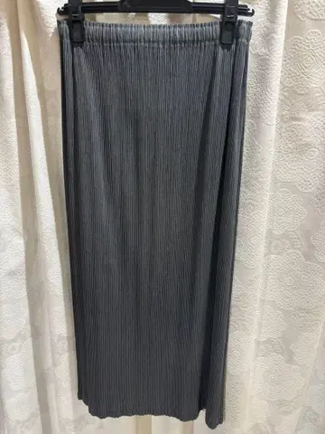 ISSEI MIYAKE 플리츠 롱 스커트 그레이