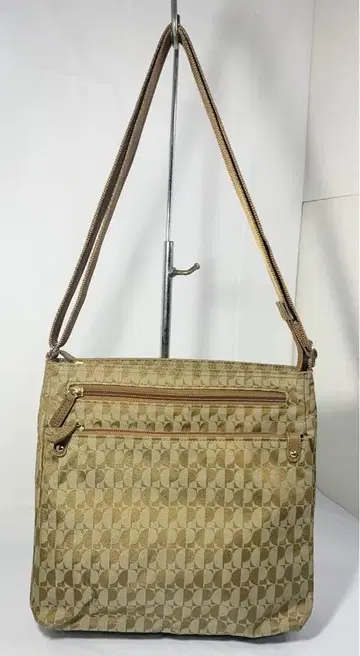 새상품급 피에르 가르뎅 숄더백 골드 계열 사선 캔버스