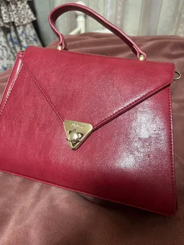 Lily Brown 버건디 핸드백