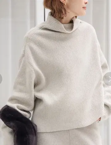 새상품급 두즈엠클래스 BLANC 아제 터틀넥 풀오버