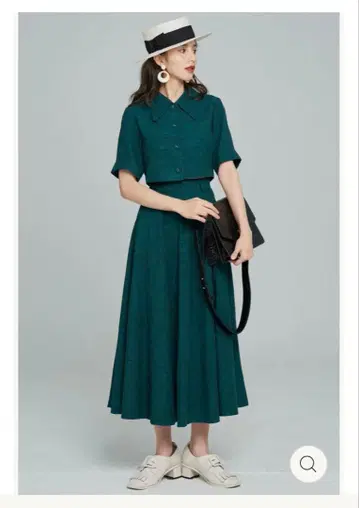 [기린에게 빵을 먹여줘] 클래시컬 패턴 블라우스 S 사이즈