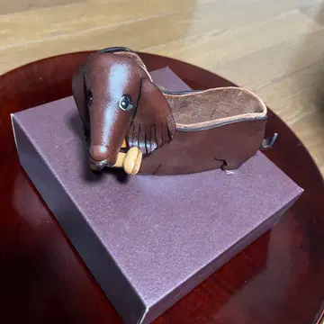 반카크라프트 천연 가죽 안경 스탠드 닥스훈트 vanca