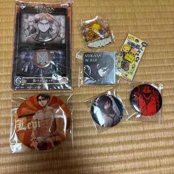 진격의 거인 캔뱃지 묶음 판매