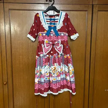 베이비 더 샤인 브라이트의 빨간색 무릎 기장 원피스