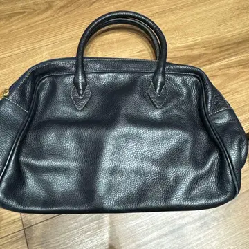 aries 블랙 가죽 핸드백