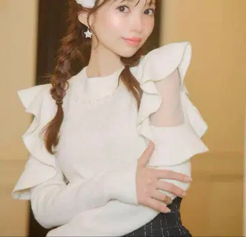 Micheal Macaron 미셸 마카롱 펄 니트 프릴 상의