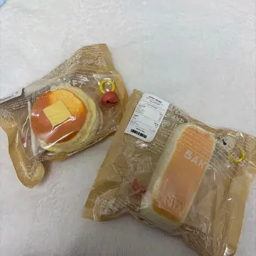 스퀴즈 팬케이크와 치즈케이크 세트