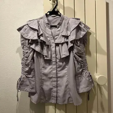 SNIDEL 프릴 달린 연보라색 셔츠 5부 소매 free