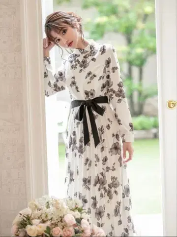 에밀리아 위즈 꽃무늬 플리츠 원피스 롱 원피스
