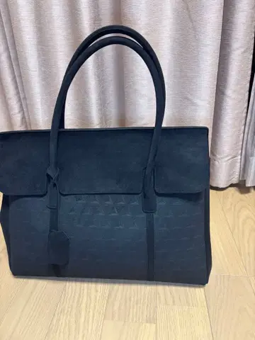 블랙 스웨이드 토트백 플랩 포함