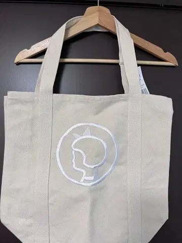 새상품 덴마크 Irma 오가닉 코튼 자수 토트백