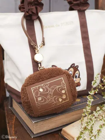 Maison de FLEUR 칩과 데일 패스 케이스