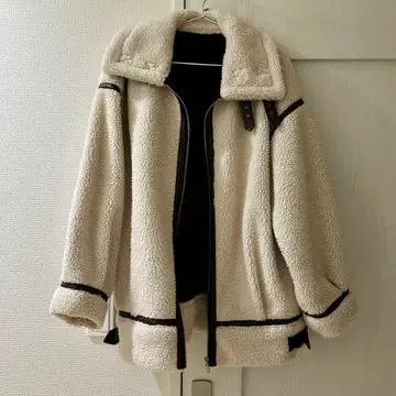 무스탕풍 플라이트 보아 자켓