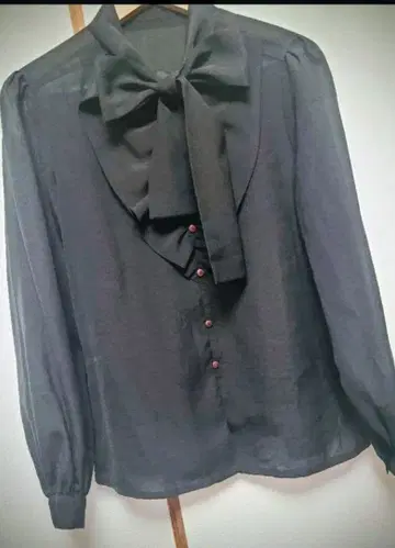 도쿄 소와르 블라우스