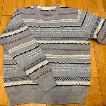 SIMPLE LIFE 스트라이프 패턴 니트 스웨터