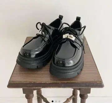 레이스업 통굽 로퍼 블랙 조네코 채널 24.5