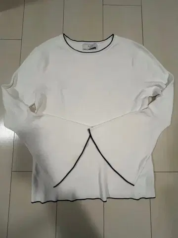 SLOBE 화이트 니트 스웨터 긴팔