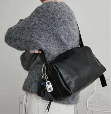 안티로자 숄더백