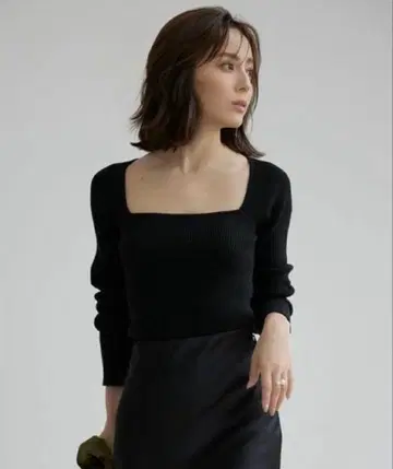 아뉴앙스 캐시미어 블렌드 데콜테 리브 니트 풀오버