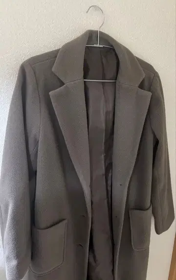 롱 코트 브라운 버튼 포함