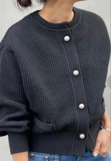 비어즐리 BEARDSLEY 펄 장식 블랙 가디건