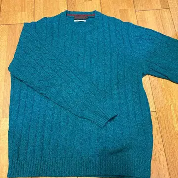 INSPIRE 터콰이즈 케이블 니트 스웨터