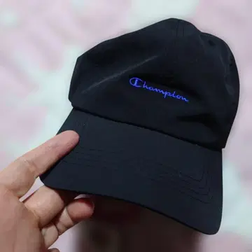 Champion 블랙 캡 가격 인하 협상 가능합니다