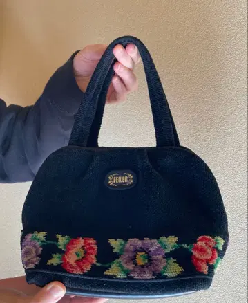 FEILER 블랙 플라워 자수 핸드백
