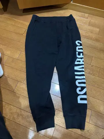 DSQUARED2 블랙 조거 팬츠 S