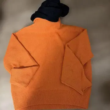 23구 오렌지 터틀넥 스웨터 38