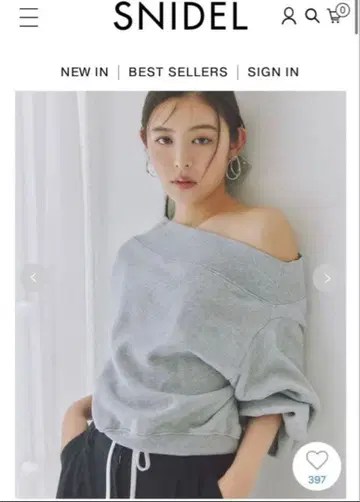 SNIDEL 원숄더 속기모 로고 맨투맨