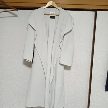 FRAY I.D 화이트 롱 코트