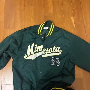 WEGO 미네소타 88 바시티 자켓 M 사이즈 그린