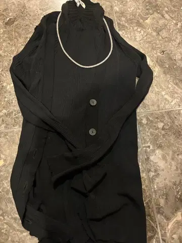 일리안 로브 블랙 롱 가디건 시착만 한 상품