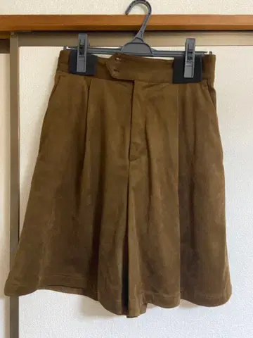 저널 스탠다드 페이크 스웨이드 하프 팬츠